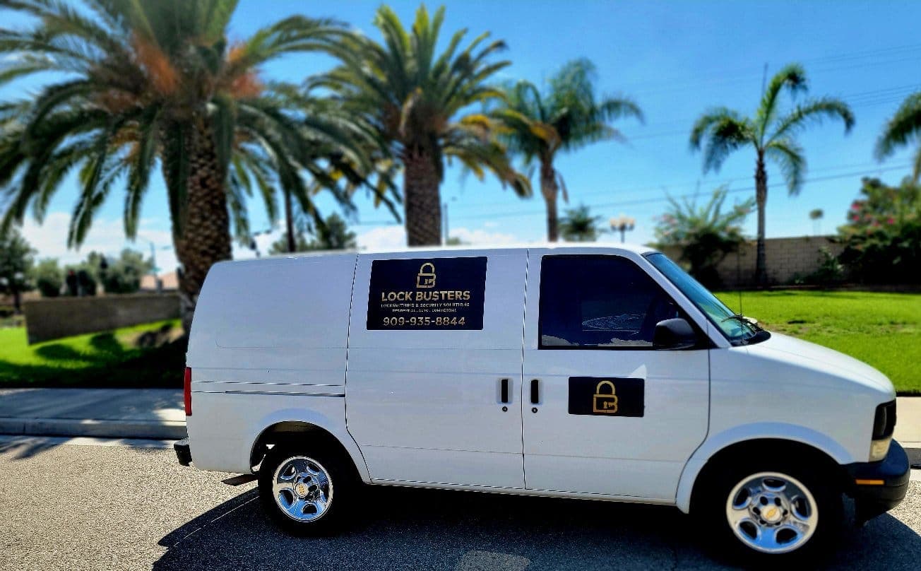 Car key replacement and programming service